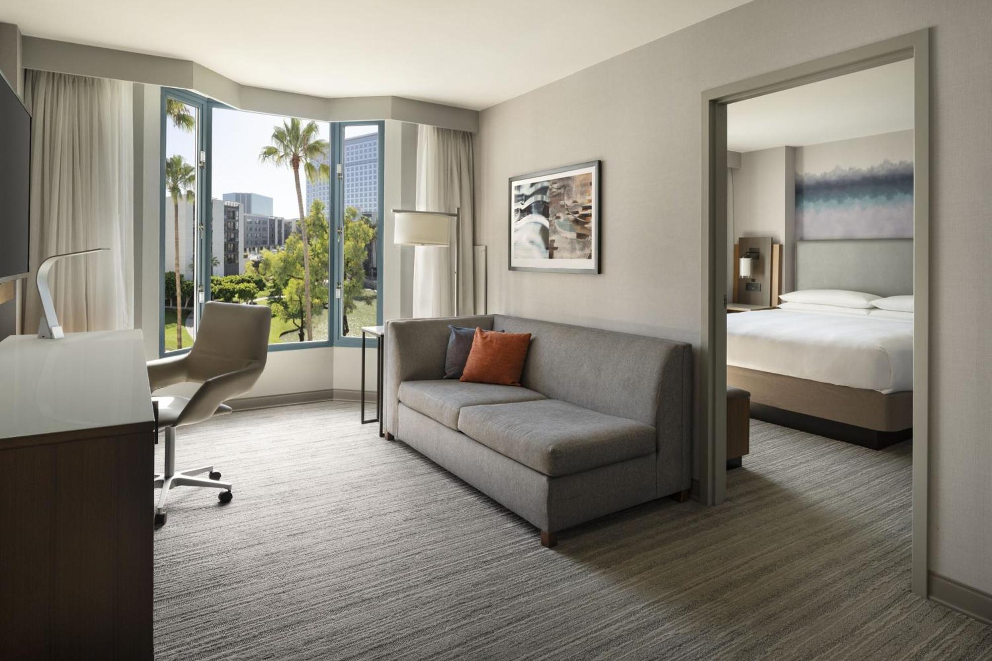 One-Bedroom King Suite Sofa Bed