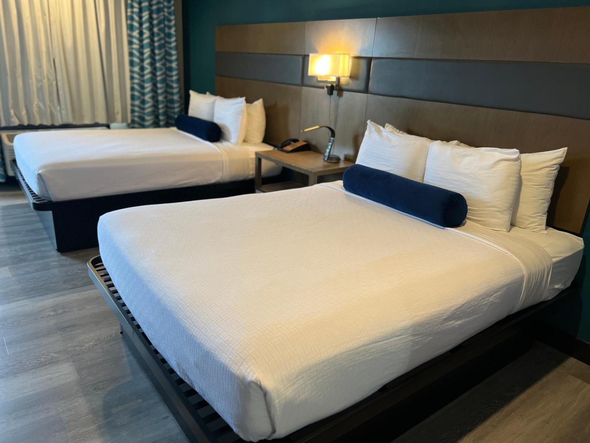 Queen Room Two Queen Beds Non-Smoking
